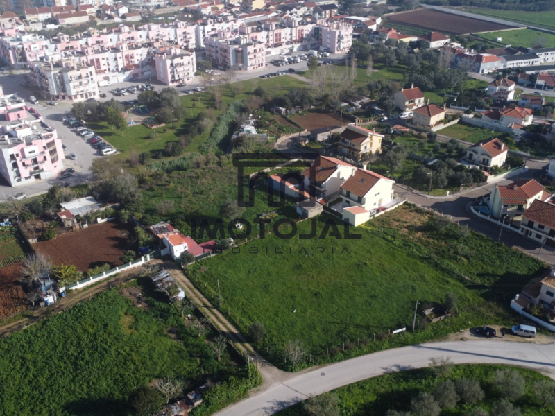 Terreno Urbano - Moradia Térrea, Vialonga