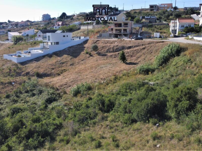 Terreno urbano com projeto aprovado e alvará emitido