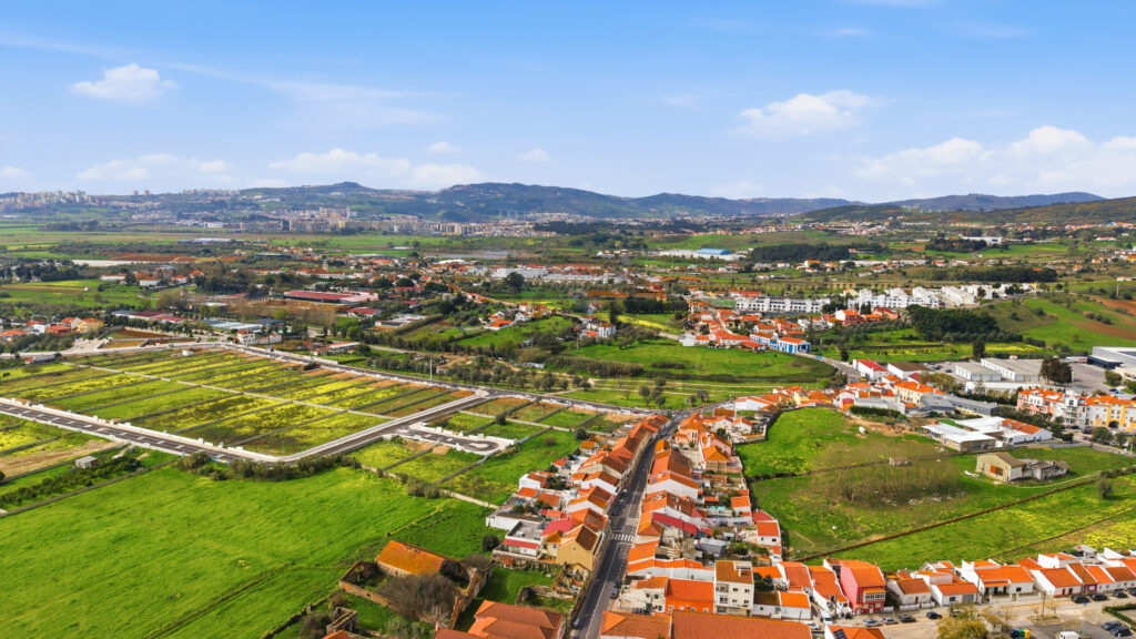 Terreno Urbano - Urbanização Quinta da Bandeira, Lote 2 (São Julião do Tojal)