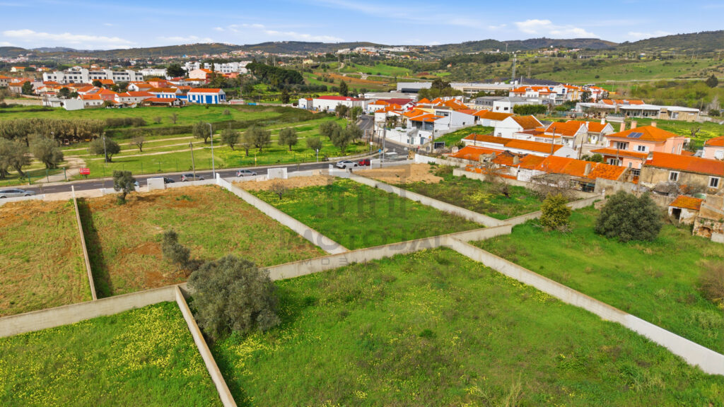 Terreno Urbano - Urbanização Quinta da Bandeira, Lote 2 (São Julião do Tojal)