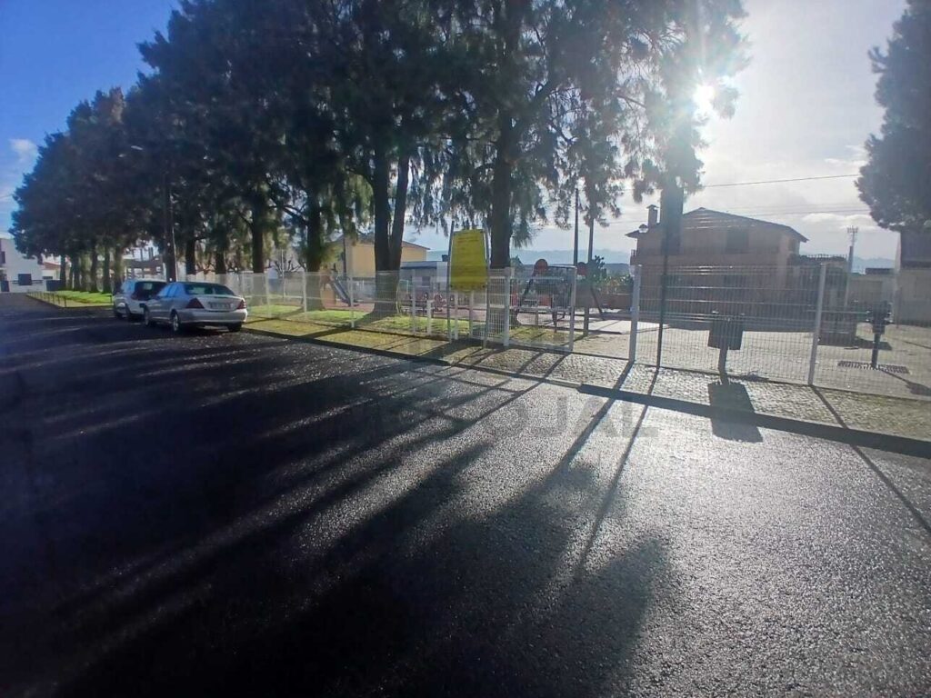 Terreno Urbano - Bairro da Junqueira (São Julião do Tojal)